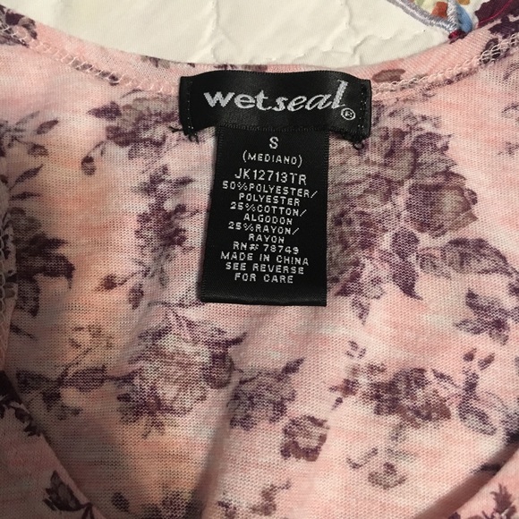 Pink floral wet seal tank - Picture 2 of 2
